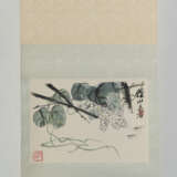 Vier Hängerollen mit Farbholzschnitten ('mu ban shui yin') von floralen Darstellungen nach Qi Baishi und Pan Tianshou und 16 Albumblätter bzw. Briefpapiere nach Qi Baishi - Foto 6