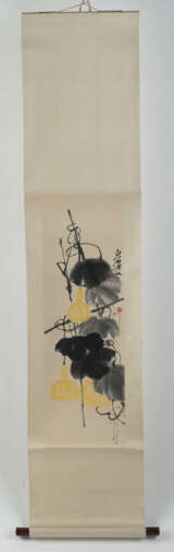 Vier Hängerollen mit Farbholzschnitten ('mu ban shui yin') von floralen Darstellungen nach Qi Baishi und Pan Tianshou und 16 Albumblätter bzw. Briefpapiere nach Qi Baishi - photo 9