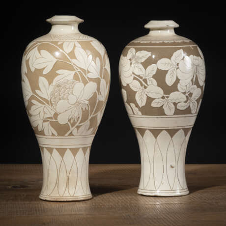 Zwei 'Cizhou'-Vasen im mit Sgraffito-Floraldekoration, 'Meiping' - Foto 1