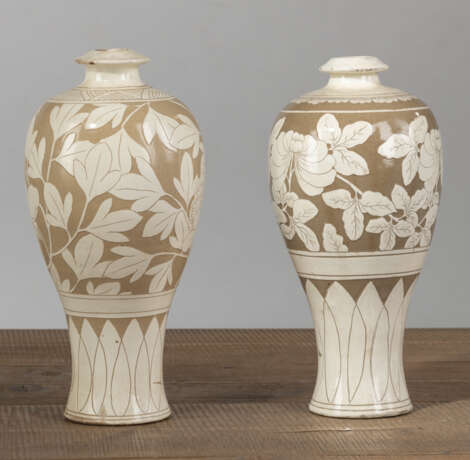Zwei 'Cizhou'-Vasen im mit Sgraffito-Floraldekoration, 'Meiping' - фото 2