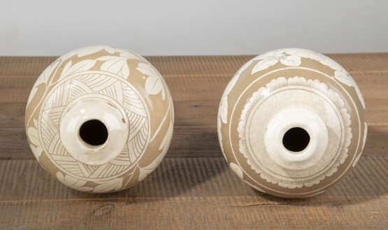 Zwei 'Cizhou'-Vasen im mit Sgraffito-Floraldekoration, 'Meiping' - Foto 3