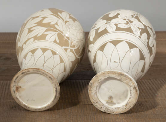 Zwei 'Cizhou'-Vasen im mit Sgraffito-Floraldekoration, 'Meiping' - Foto 4