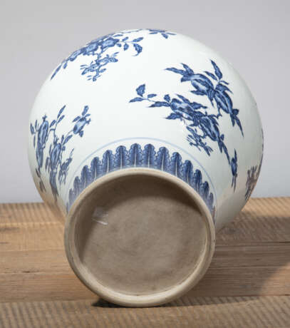 Meiping-Vase mit unterglasurblauem Dekor von Früchte- und Blütenzweigen - Foto 4