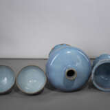Paar Schalen, ein dreibeiniger Weihrauchbrenner und eine Vase 'meiping' mit Jun-Glasur - photo 4