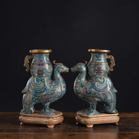 Paar Cloisonné-Vasen in Form von Fabelwesen - photo 5