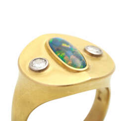 Ring mit 1 schwarzen Opal, oval,