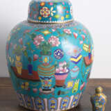 Zwei Cloisonné -Vasen und eine Snuffbottle - фото 2