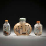 Drei innen bemalte Glas-Snuffbottles mit Darstellung von Hofdamen - photo 1