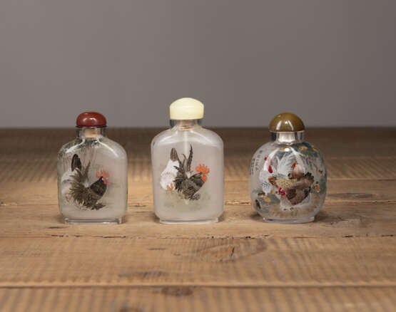 Drei innen bemalte Glas-Snuffbottles mit Hähnendekor - photo 4