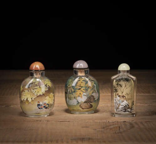 Drei innen bemalte Glas-Snuffbottle mit Darstellungen von Gänsen und Vögeln - photo 1