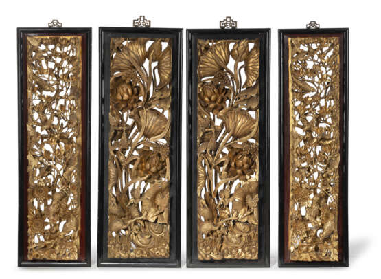 Vier vergoldete und in Durchbruch gearbeitete Reliefschnitzereien aus Holz - Foto 1