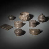 Sechs Deckeldöschen aus Silber, eine Schale und ein Etui - Foto 1