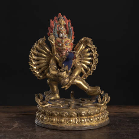 Partiell polychrom bemalte feuervergoldete Bronze des Vajrabhairava - фото 1