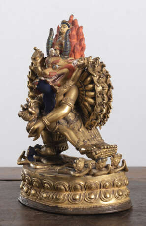 Partiell polychrom bemalte feuervergoldete Bronze des Vajrabhairava - Foto 4