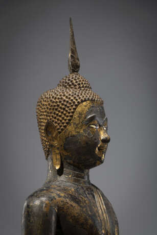 Bronze des Buddha mit Lackfassung und Vergoldung - photo 5