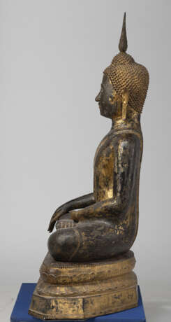 Bronze des Buddha mit Lackfassung und Vergoldung - photo 8