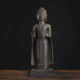Bronze des stehenden Buddha auf einem Holzstand - Foto 1