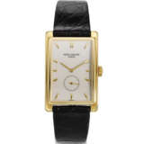 PATEK PHILIPPE, REF. 5009, GONDOLO, AN 18K YELLOW GOLD RECTANGULAR-SHAPED WRISTWATCH WITH SUBSIDIARY SECONDS - Foto 1