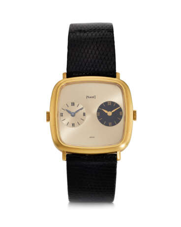 PIAGET, REF. 612773, AN 18K YELLOW GOLD CUSHION-SHAPED DUAL-TIME WRISTWATCH WITH TWO INDEPENDENT MOVEMENTS - Foto 1