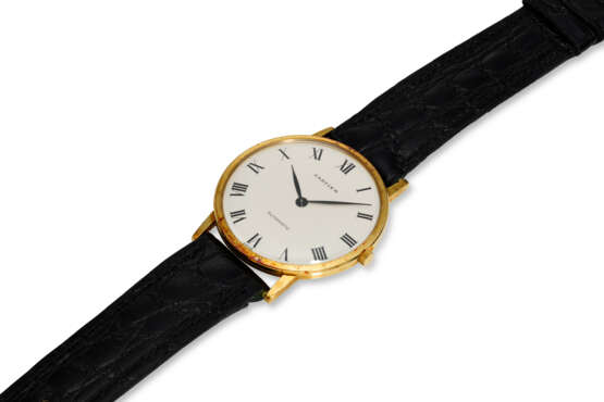 VACHERON CONSTANTIN X CARTIER, REF. 7401 “CARTIER ONLY” DIAL, A VERY RARE 18K YELLOW GOLD ULTRA-THIN WRISTWATCH - Foto 2