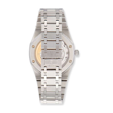AUDEMARS PIGUET, REF. 14802ST.OO.0944ST.02, ROYAL OAK JUBILEE, A RARE LIMITED EDITION STEEL BRACELET WATCH WITH DATE, NUMBERED 684 OUT OF 1000 EXAMPLES - Foto 3