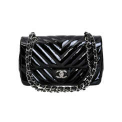 CHANEL Single Flap Bag, Collection 2009/2010. CHANEL Single Flap Bag, Collection 2009/2010.