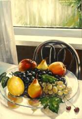 Групповой портрет фруктов на тарелочке в дождливый день