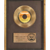 RIAA GOLD RECORD AWARD ISSUED TO DONNA SUMMER FOR 'NO MORE TEARS (ENOUGH IS ENOUGH)' - Foto 1