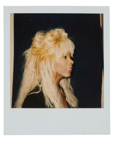 THREE CANDID POLAROID PHTORAPHS OF DONNA SUMMER MODELING WIG USED FOR THE COVER OF HER 1991 LP MISTAKEN IDENTITY - photo 3