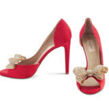TWO PAIRS OF OPEN TOED PUMPS - photo 4