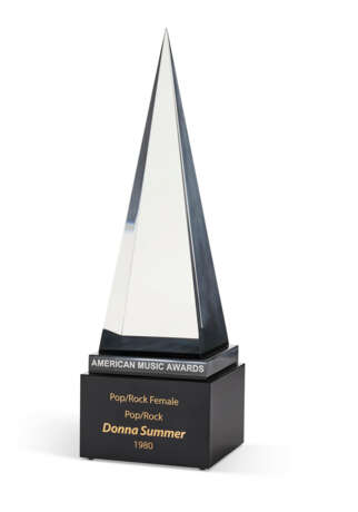 AMERICAN MUSIC AWARD PRESENTED TO DONNA SUMMER (REPLACEMENT REPLICA) - photo 1