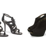 TWO PAIRS OF BLACK PUMPS - Foto 1