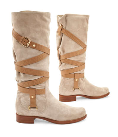 TWO PAIRS OF SUEDE HIGH BOOTS - Foto 7