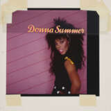 PHOTOGRAPH OF DONNA SUMMER FROM THE PHOTO SESSION FOR THE SINGLE 'UNCONDITIONAL LOVE' - photo 2