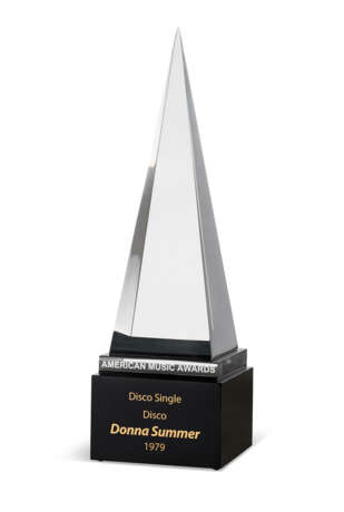 AMERICAN MUSIC AWARD PRESENTED TO DONNA SUMMER (REPLACEMENT REPLICA) - photo 1