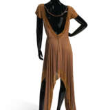 A BROWN PONGEE SILK 'TUNIC-STYLE' DRESS WITH GOLD BEAD DETAILS - photo 2