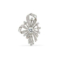 BROCHE DIAMANT DE 4.05 CARATS ET DIAMANTS