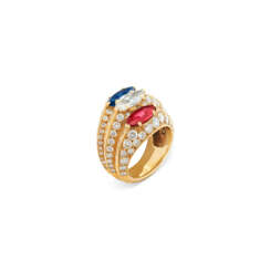 MAUBOUSSIN BAGUE TRIPLE RUBIS, SAPHIR ET DIAMANTS