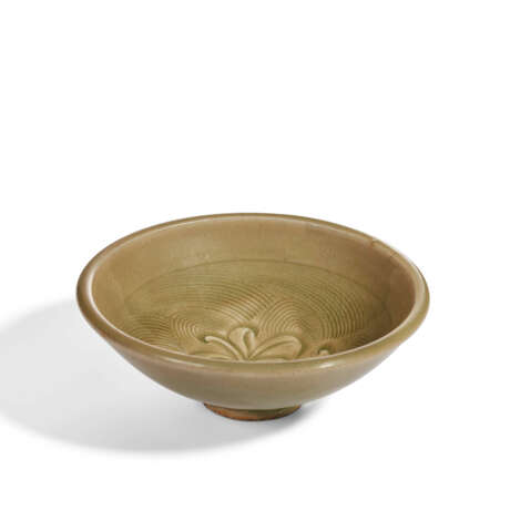 A YAOZHOU CELADON BOWL - фото 2