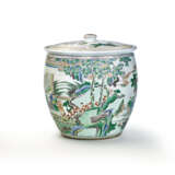 A FAMILLE VERTE PORCELAIN JAR AND COVER - фото 2