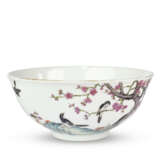 A FAMILLE ROSE 'MAGPIE' BOWL - photo 2