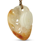 A JADEITE PENDANT AND A WHITE AND RUSSET JADE PENDANT - фото 2