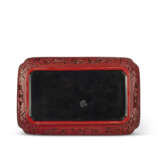 A CINNABAR LACQUER BOX AND COVER - Foto 7