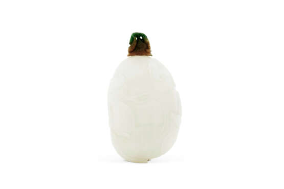 A WHITE JADE 'PEBBLE' SNUFF BOTTLE - Foto 1