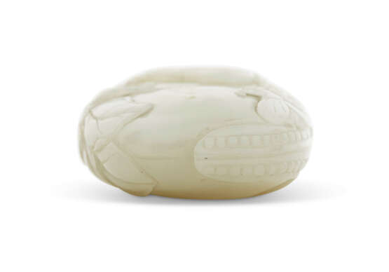 A WHITE JADE 'PEBBLE' SNUFF BOTTLE - Foto 3