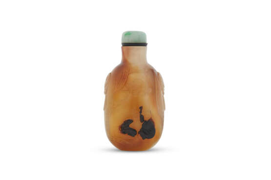 AN AGATE SNUFF BOTTLE - Foto 2