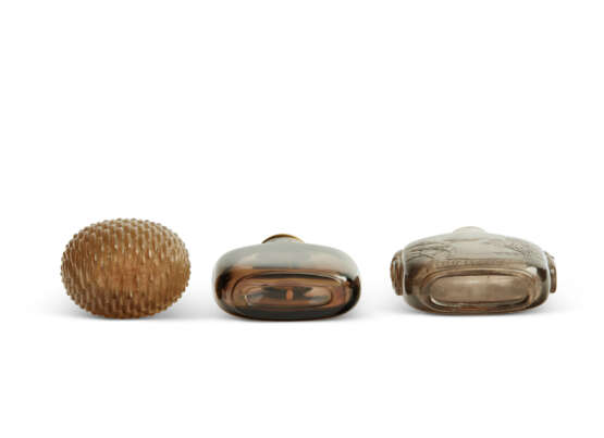 THREE ROCK CRYSTAL SNUFF BOTTLES - фото 4