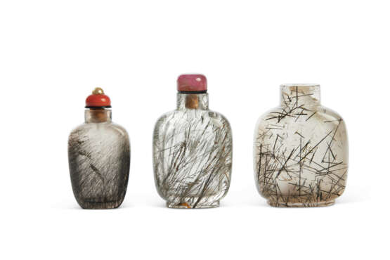 THREE HAIR CRYSTAL SNUFF BOTTLES - Foto 1