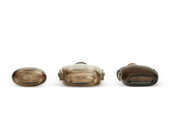 THREE ROCK CRYSTAL SNUFF BOTTLES - photo 4