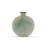 AN APPLE-GREEN JADEITE SNUFF BOTTLE - фото 2